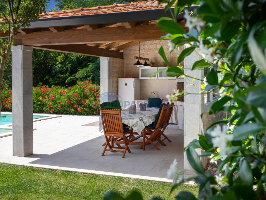 Ekskluzivna Vila s Pogledom na More – Umag, Istra