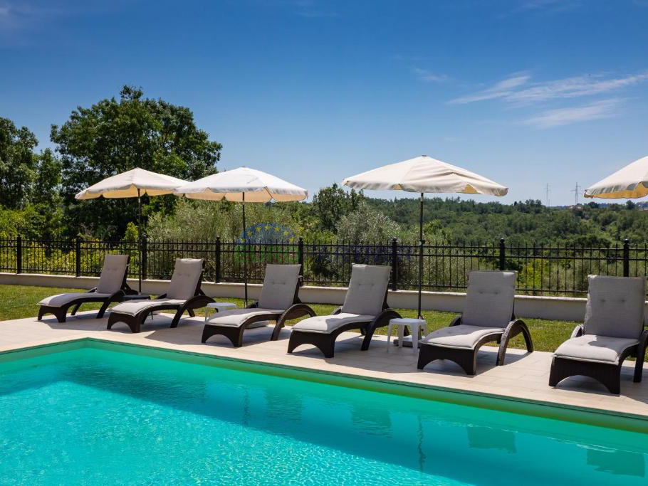 Ekskluzivna Vila s Pogledom na More – Umag, Istra