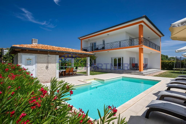 Ekskluzivna Vila s Pogledom na More – Umag, Istra