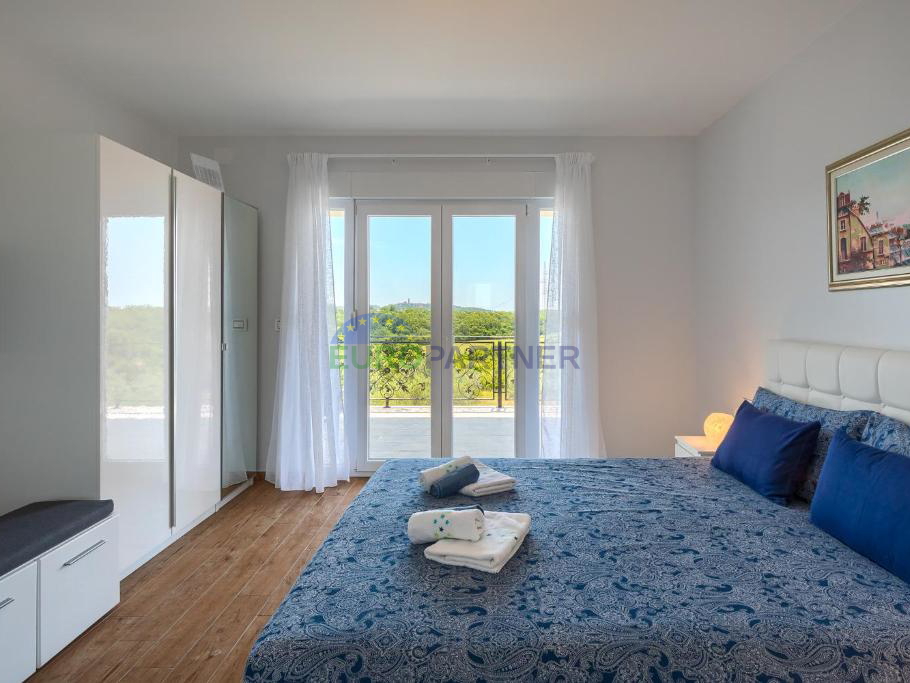 Ekskluzivna Vila s Pogledom na More – Umag, Istra