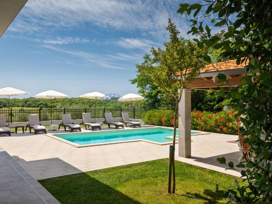 Ekskluzivna Vila s Pogledom na More – Umag, Istra