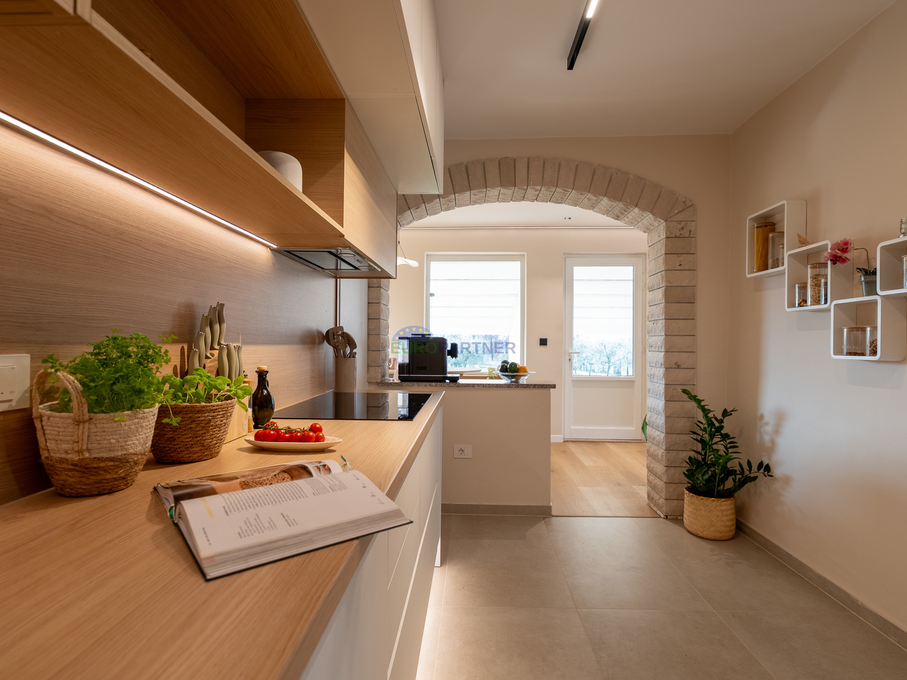 House&comma; 220 m2&comma; For Sale&comma; Pore&ccaron;