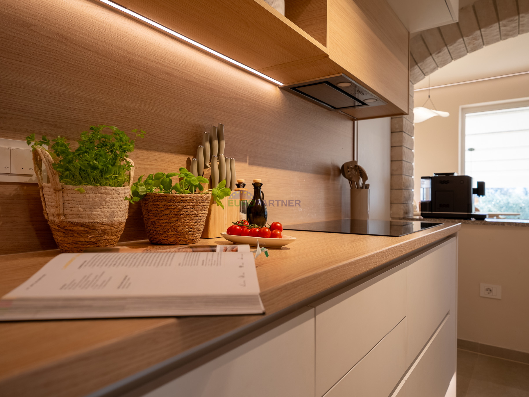 House&comma; 220 m2&comma; For Sale&comma; Pore&ccaron;