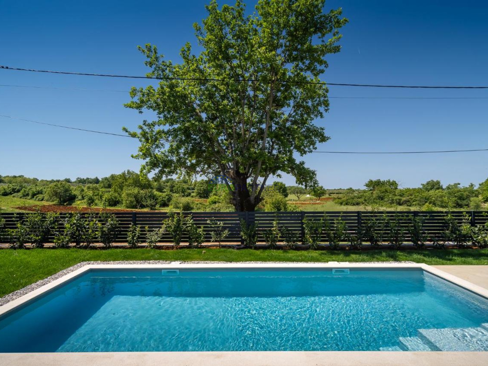 Istria, Poreč, splendida villa al piano terra con piscina e bel giardino.