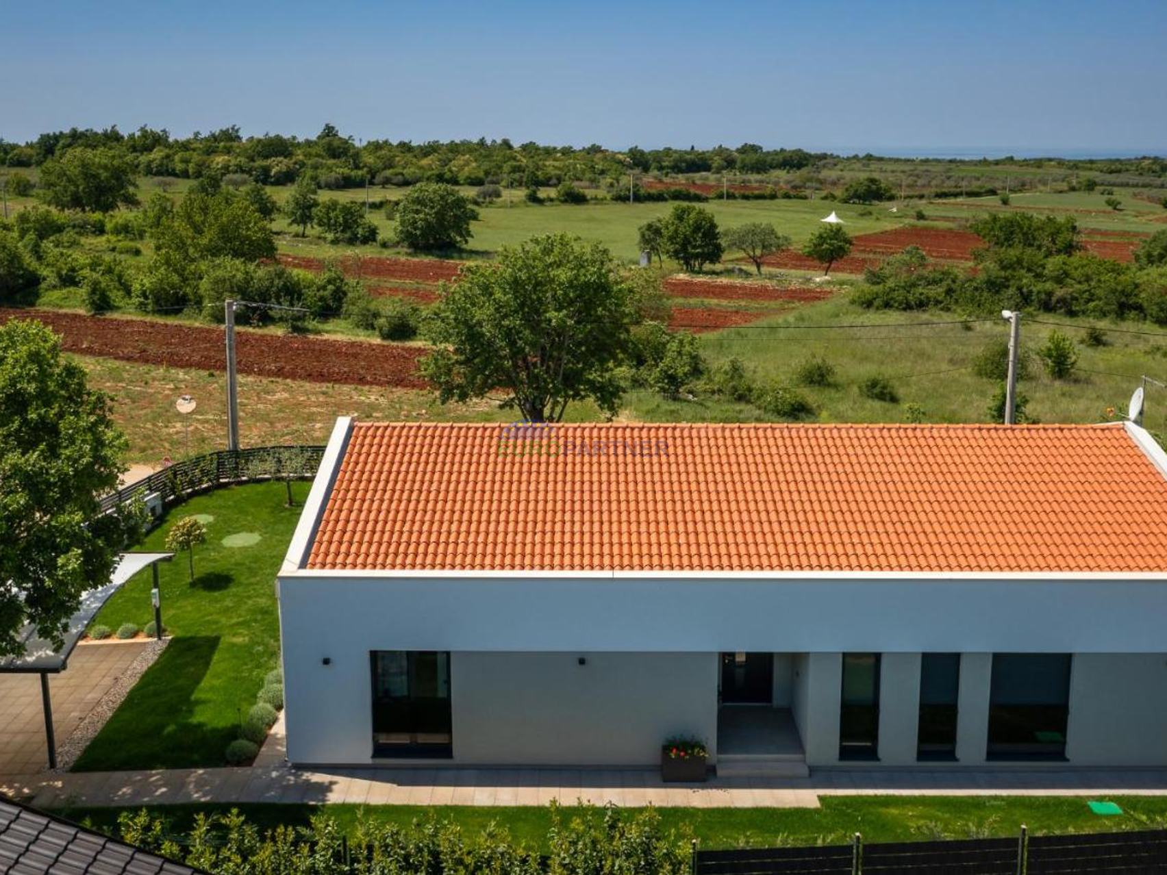 Istria, Poreč, splendida villa al piano terra con piscina e bel giardino.