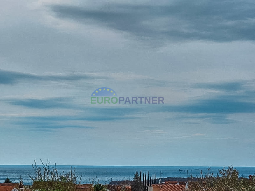 Apartment with open sea view&comma; Pore&ccaron;&comma; 1&period;5km from the center and the sea