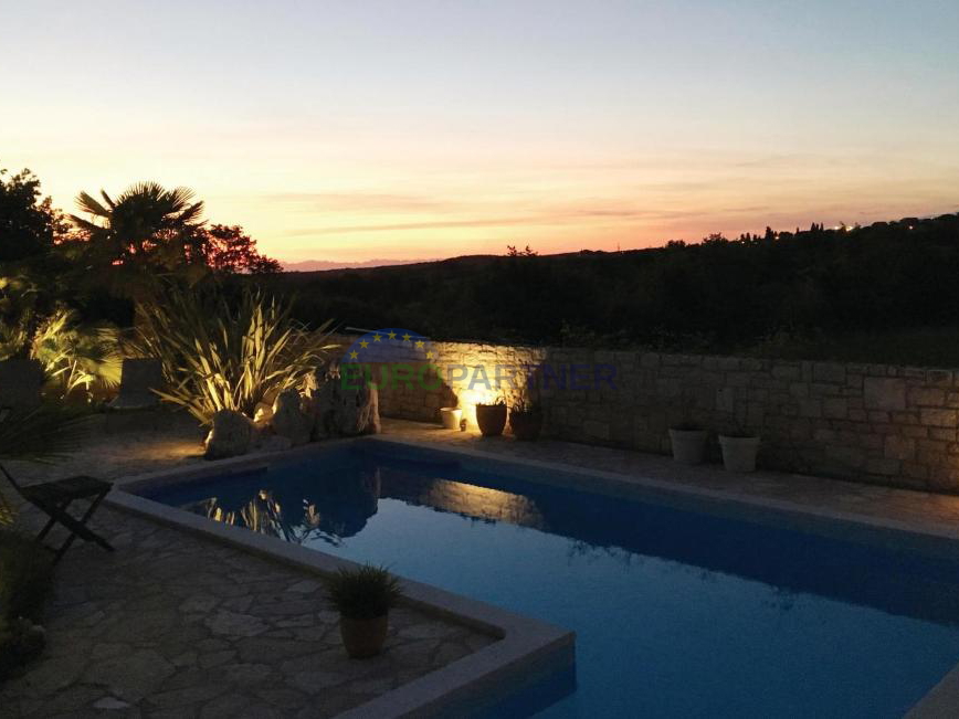 Wunderschöne mediterrane Villa mit Blick auf die Natur, 10km von Poreč