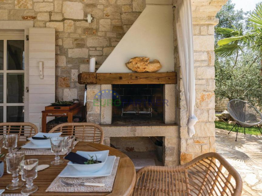 Bellissima villa mediterranea con vista sulla natura, nei dintorni di Poreč.