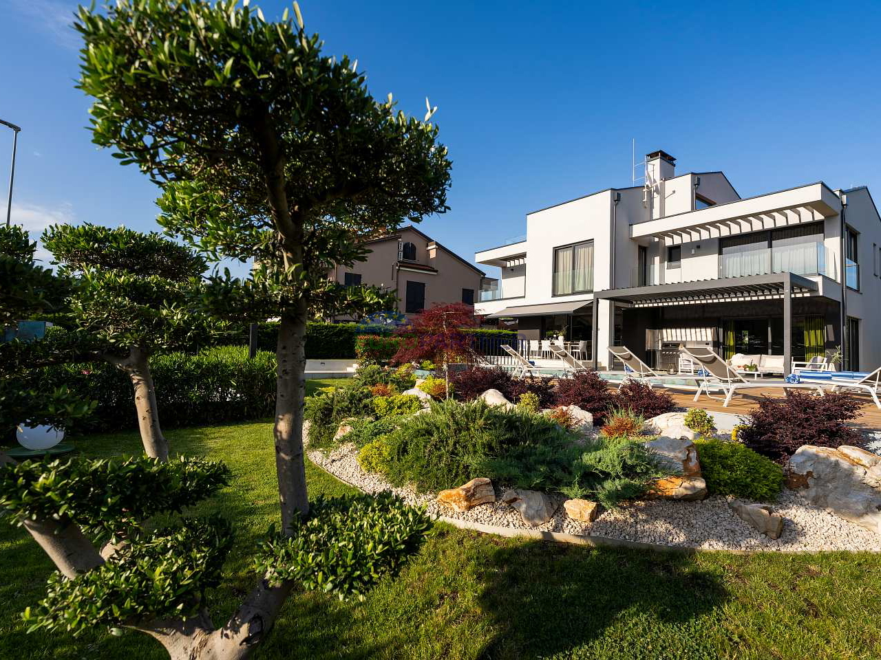 Moderna vila s pogledom na more, Poreč, 900m od mora