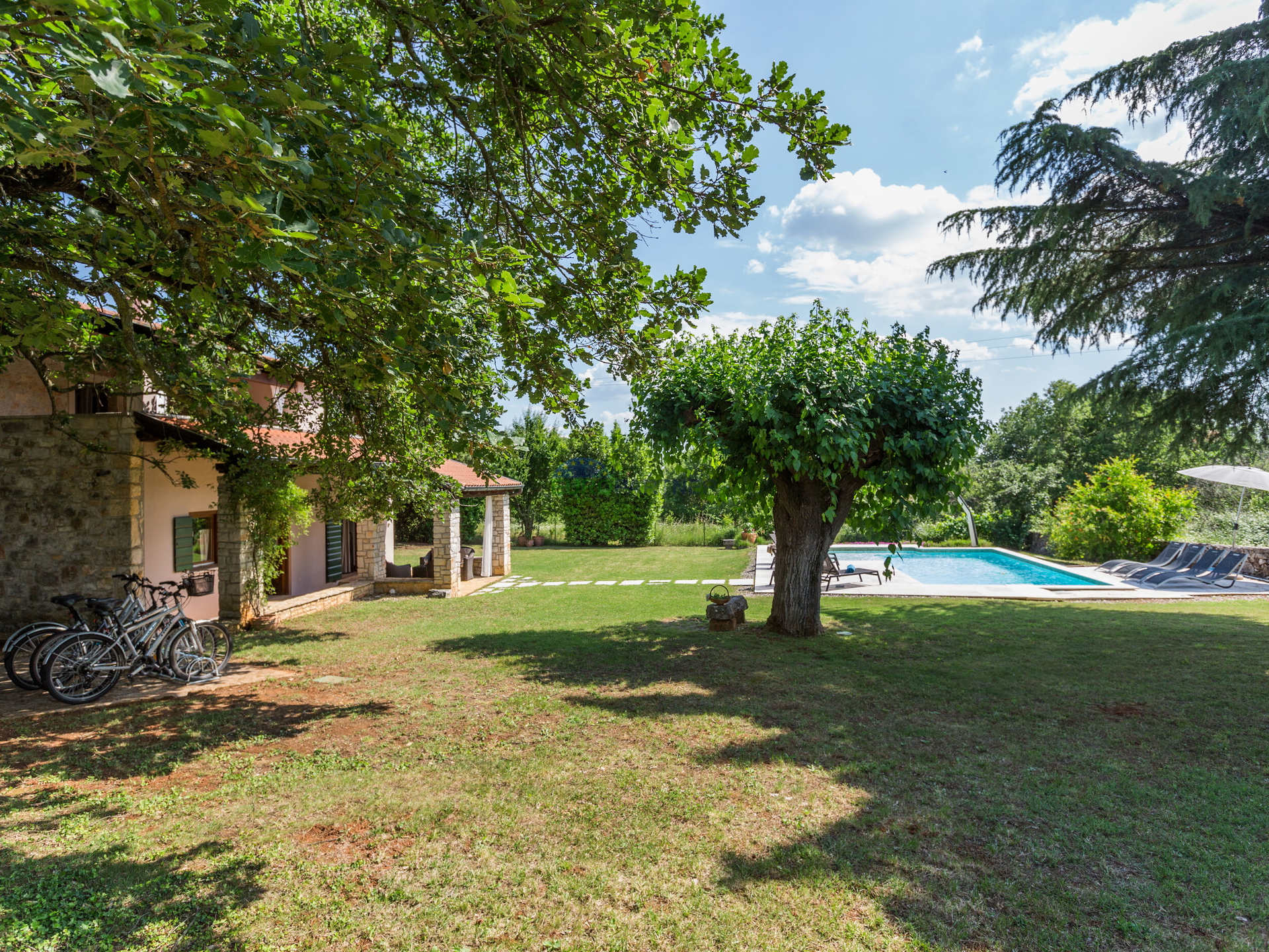 Istrien&comma; Region Pore&ccaron;&period; Freistehendes Haus mit gro&szlig;em Garten