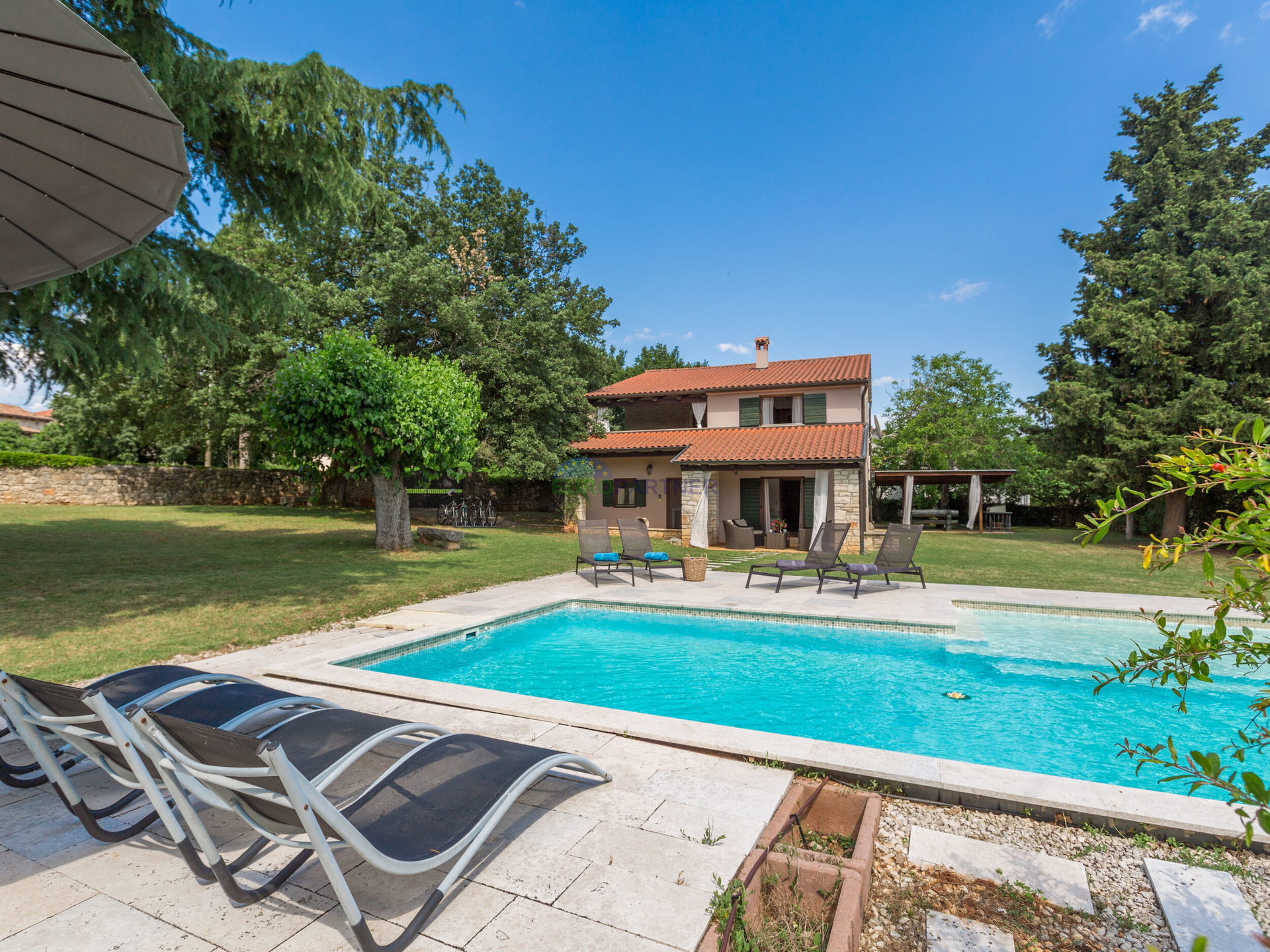 Istrien&comma; Region Pore&ccaron;&period; Freistehendes Haus mit gro&szlig;em Garten
