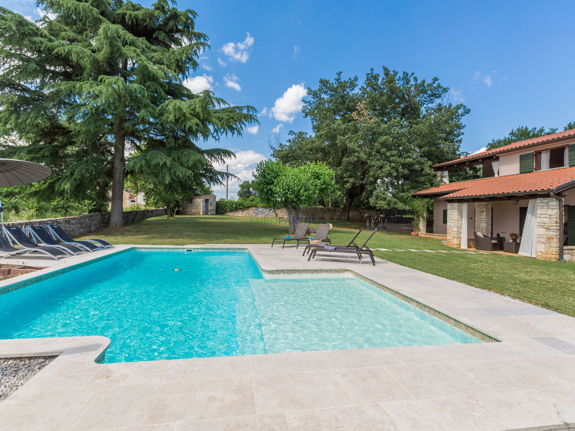 Istrien&comma; Region Pore&ccaron;&period; Freistehendes Haus mit gro&szlig;em Garten