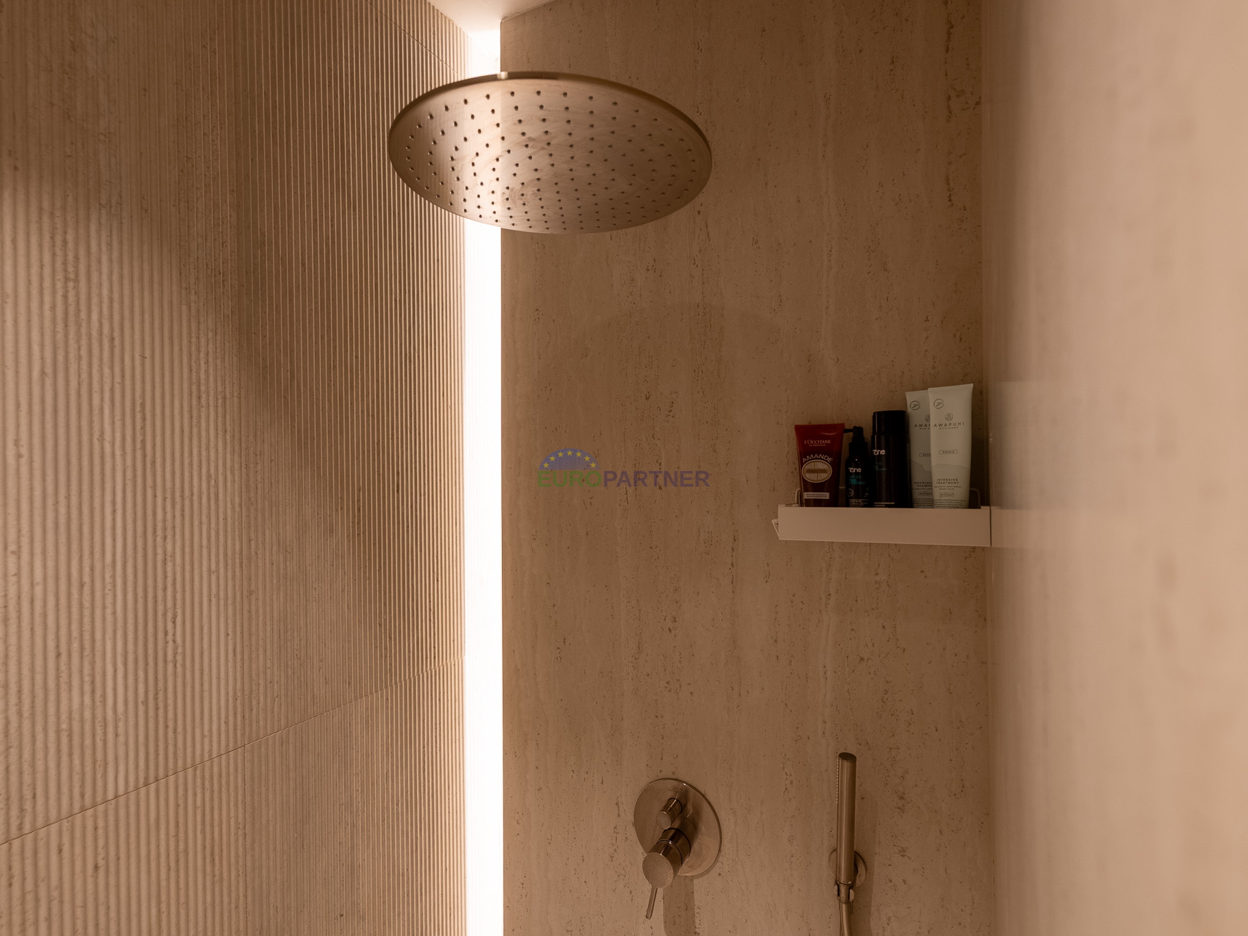 House&comma; 220 m2&comma; For Sale&comma; Pore&ccaron;