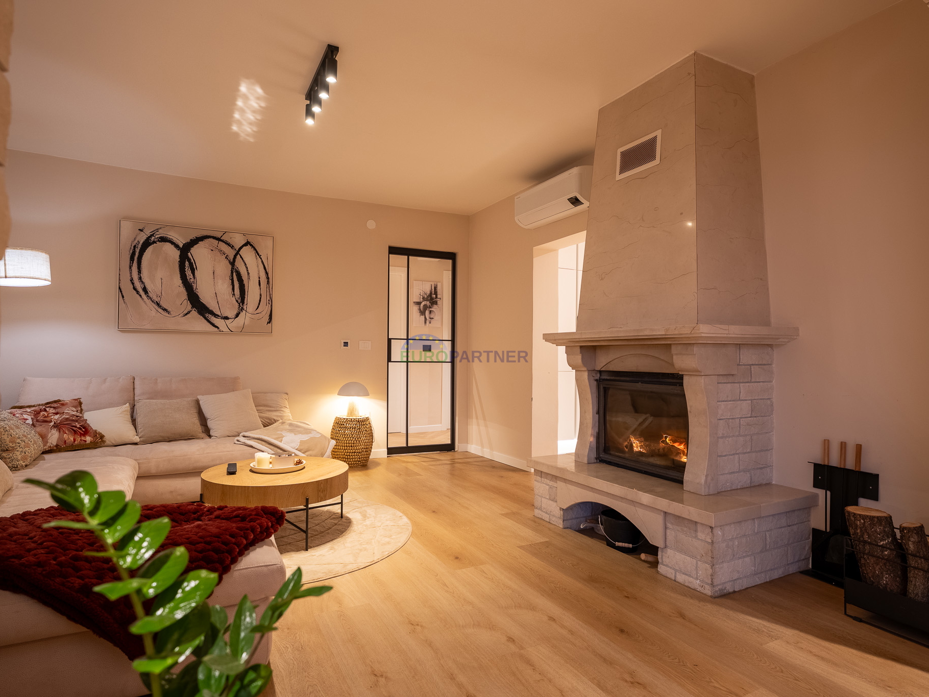 House&comma; 220 m2&comma; For Sale&comma; Pore&ccaron;