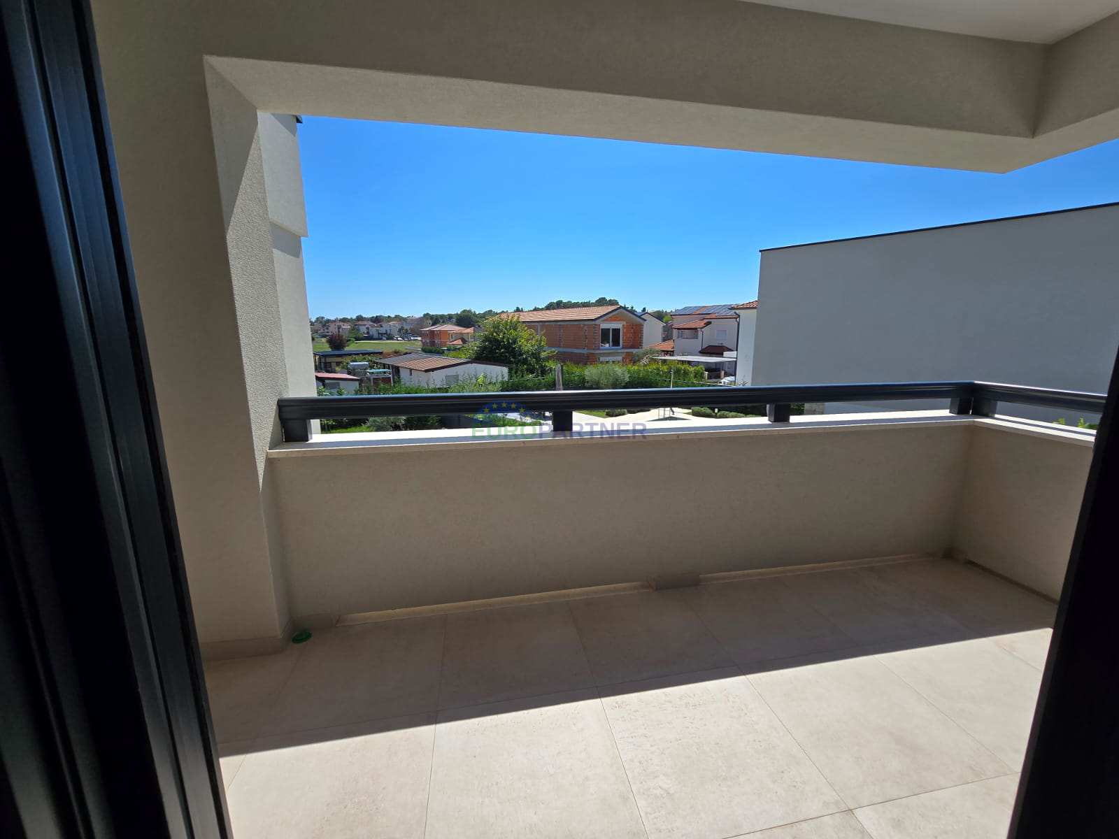 Elegantes modernes Doppelhaus mit Pool in Funtana