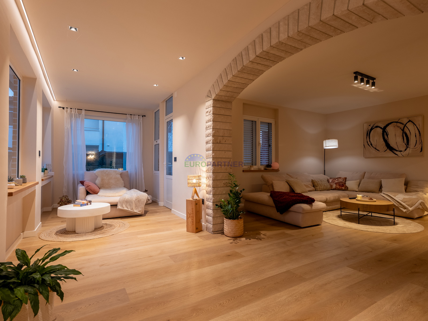 House&comma; 220 m2&comma; For Sale&comma; Pore&ccaron;