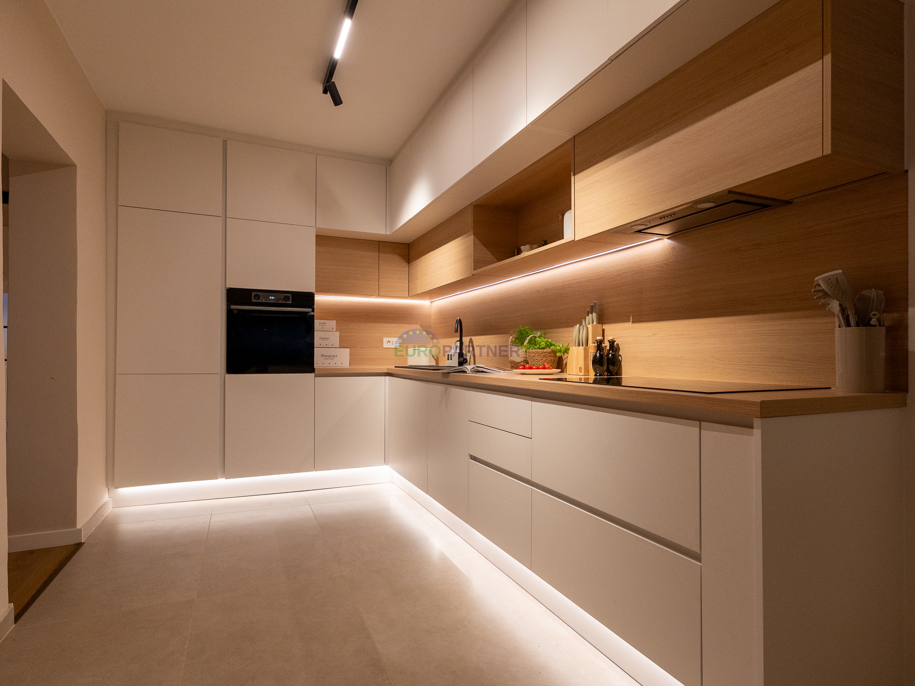 House&comma; 220 m2&comma; For Sale&comma; Pore&ccaron;