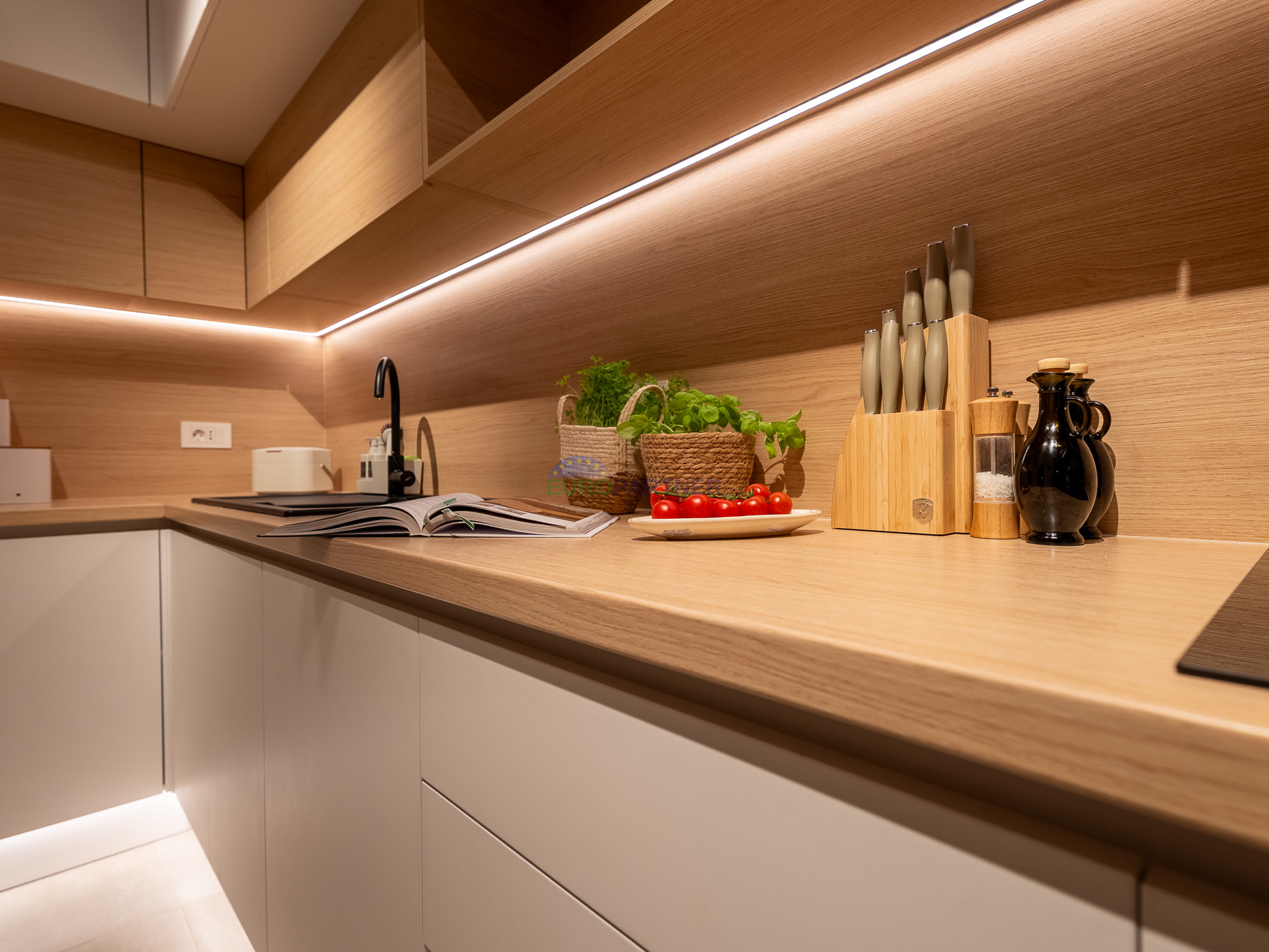 House&comma; 220 m2&comma; For Sale&comma; Pore&ccaron;