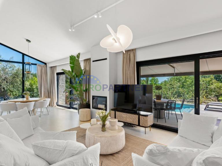 Designervilla in der N&auml;he von Pore&ccaron;&comma; 3 km vom Meer entfernt