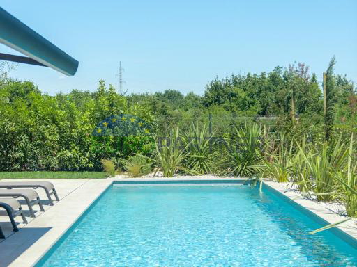 Designervilla in der N&auml;he von Pore&ccaron;&comma; 3 km vom Meer entfernt