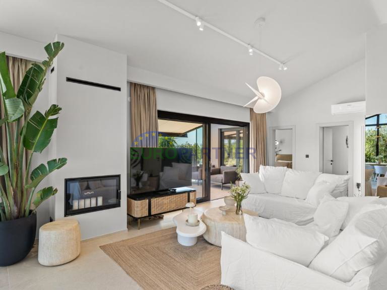 Designervilla in der N&auml;he von Pore&ccaron;&comma; 3 km vom Meer entfernt