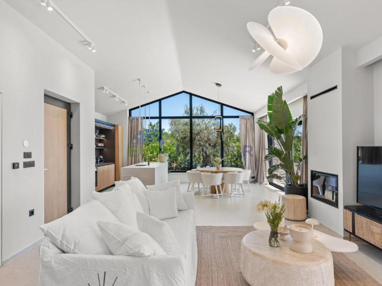 Designervilla in der N&auml;he von Pore&ccaron;&comma; 3 km vom Meer entfernt