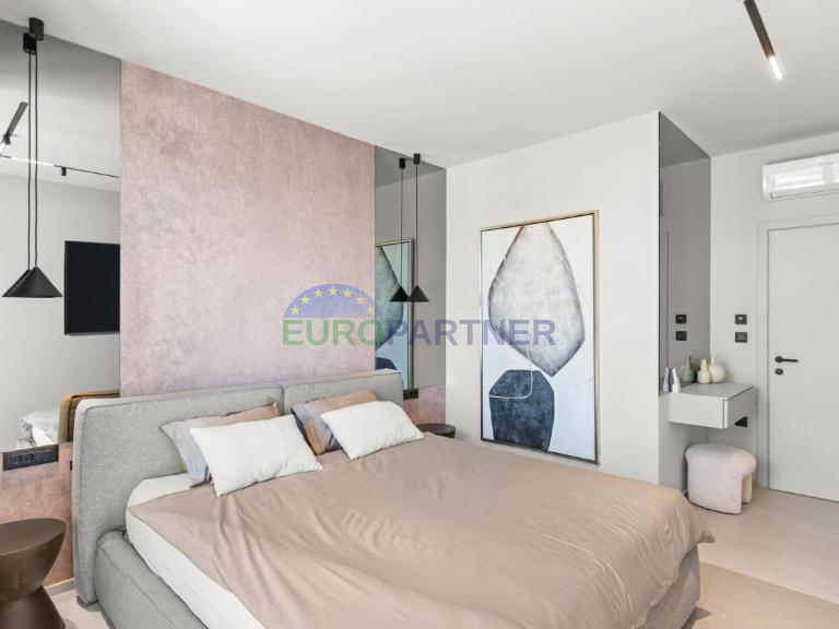 Designervilla in der N&auml;he von Pore&ccaron;&comma; 3 km vom Meer entfernt