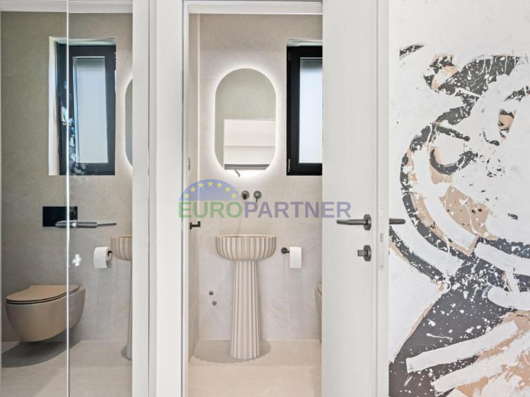 Designervilla in der N&auml;he von Pore&ccaron;&comma; 3 km vom Meer entfernt