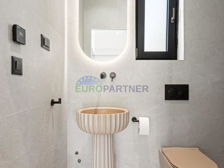 Designervilla in der N&auml;he von Pore&ccaron;&comma; 3 km vom Meer entfernt