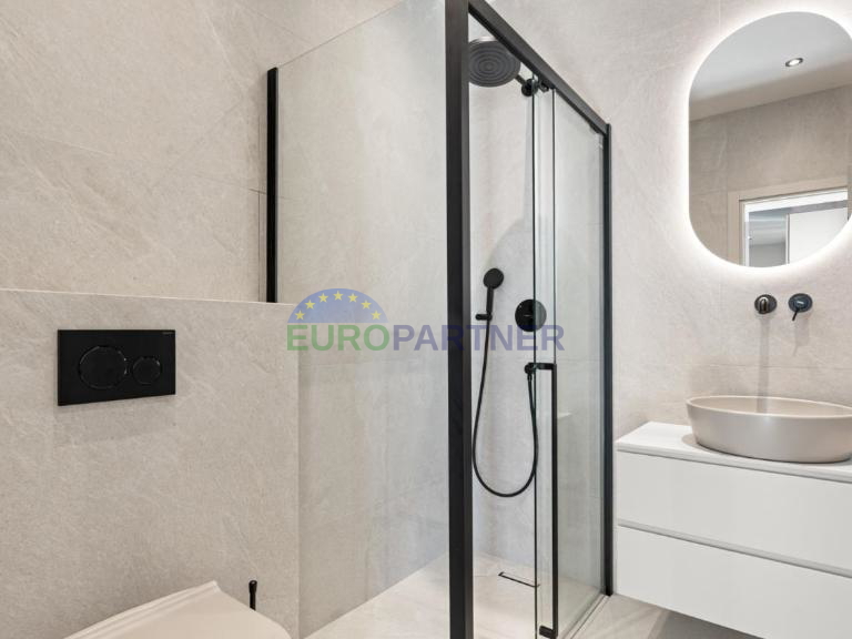 Designervilla in der N&auml;he von Pore&ccaron;&comma; 3 km vom Meer entfernt