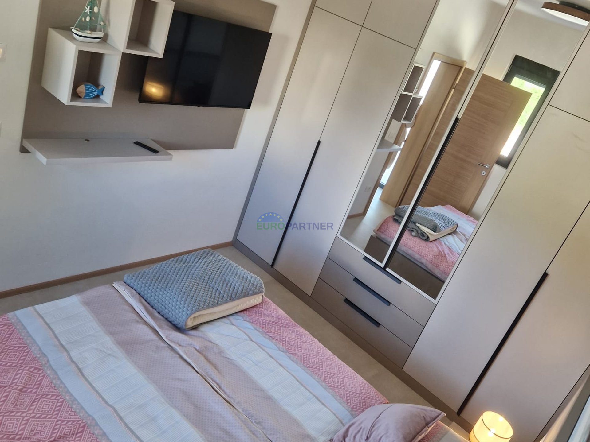 Istria, vicinity of Rovinj, beautiful single-storey house with pool