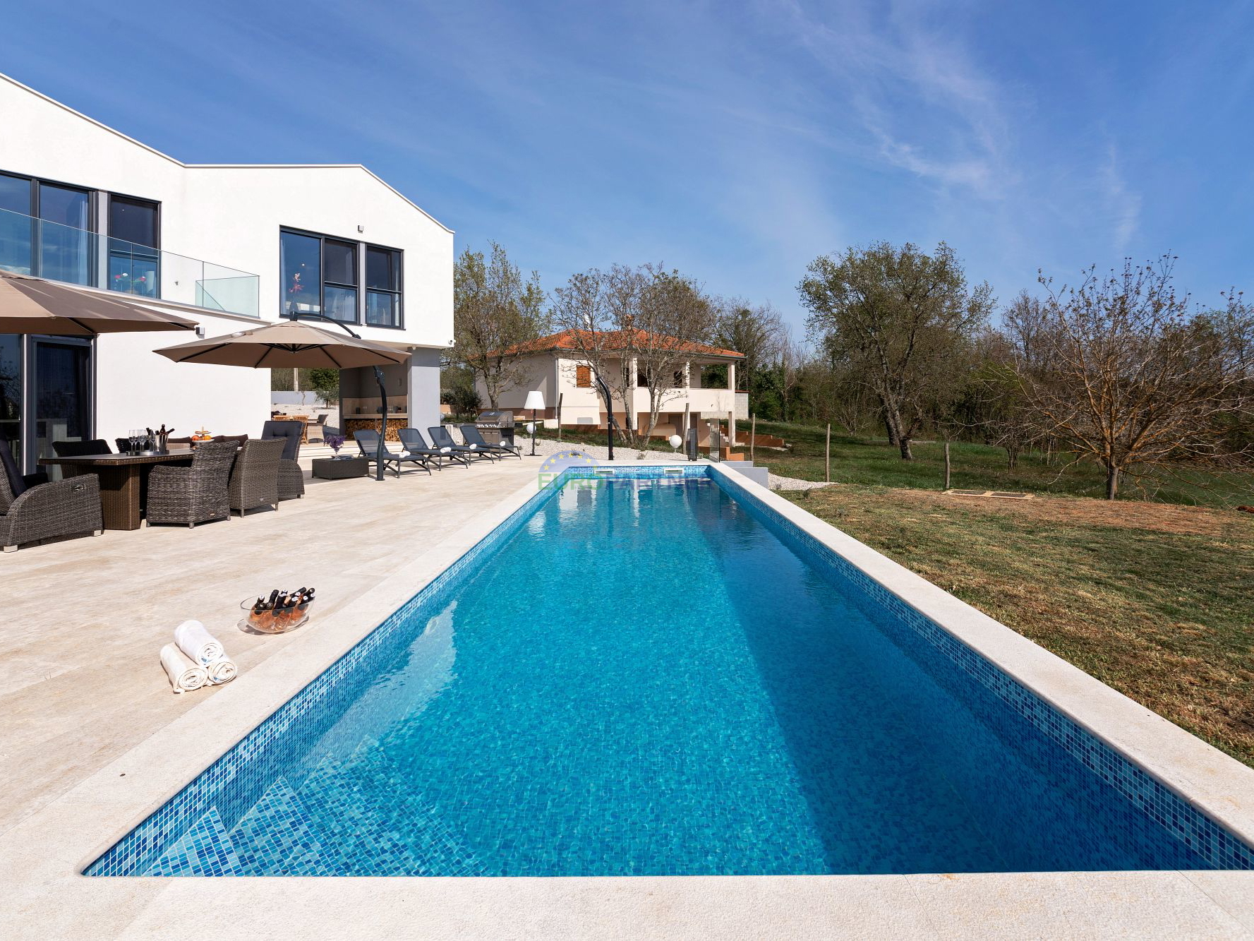 Luxusvilla mit 6000 m2 Garten, Umgebung von Poreč