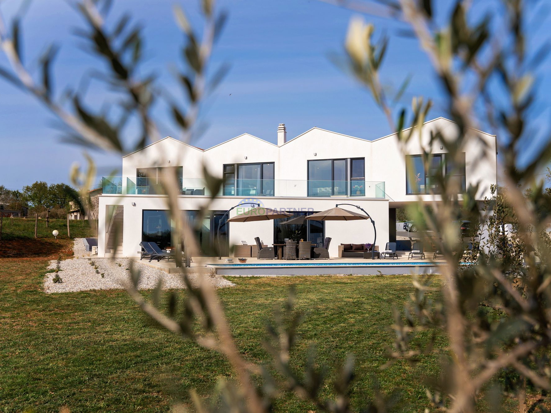 Luxury villa with 6000m2 of yard, vicinity of Poreč