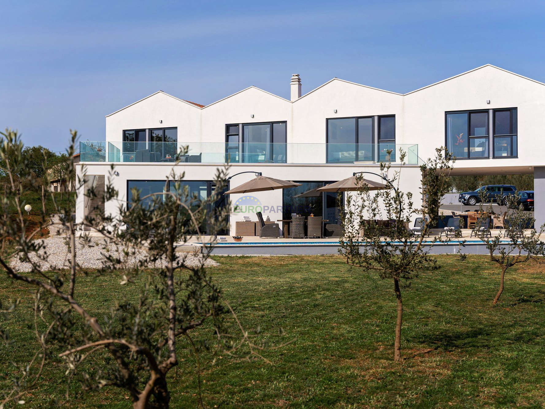 Luxury villa with 6000m2 of yard, vicinity of Poreč