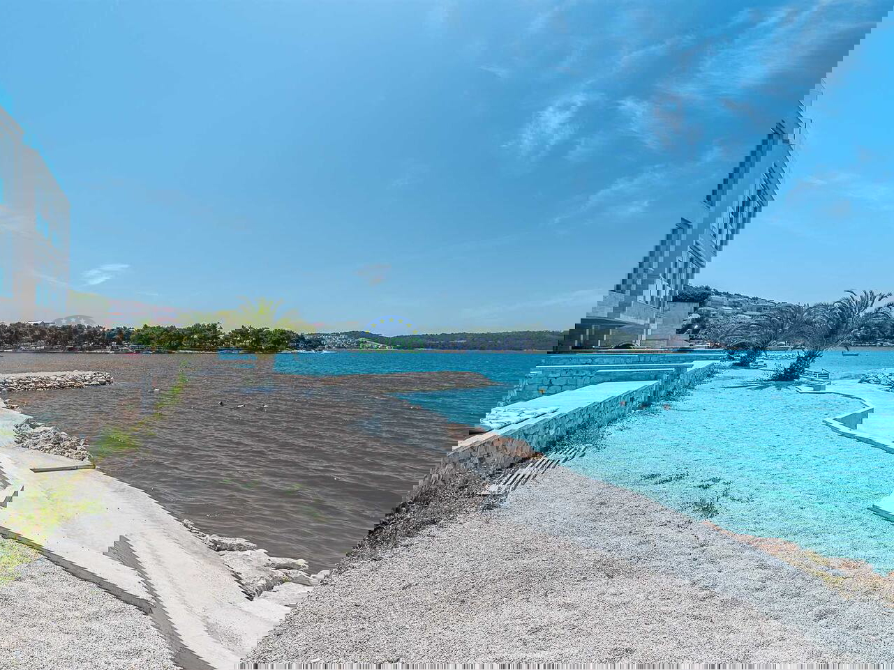 Prekrasna vila PRVI RED uz more&comma; Trogir&comma; &Ccaron;iovo