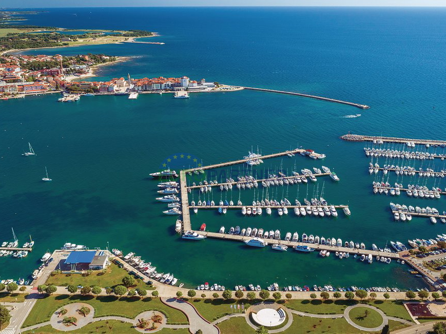 Istra, Novigrad, moderne Villa mit Pool