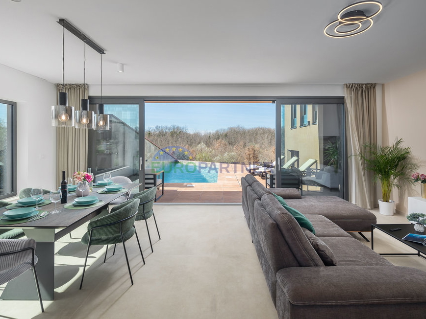 Istra, Novigrad, moderne Villa mit Pool