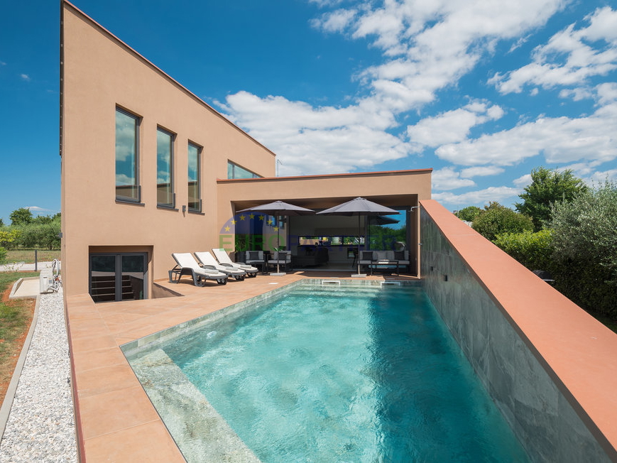 Istra, Novigrad, moderne Villa mit Pool