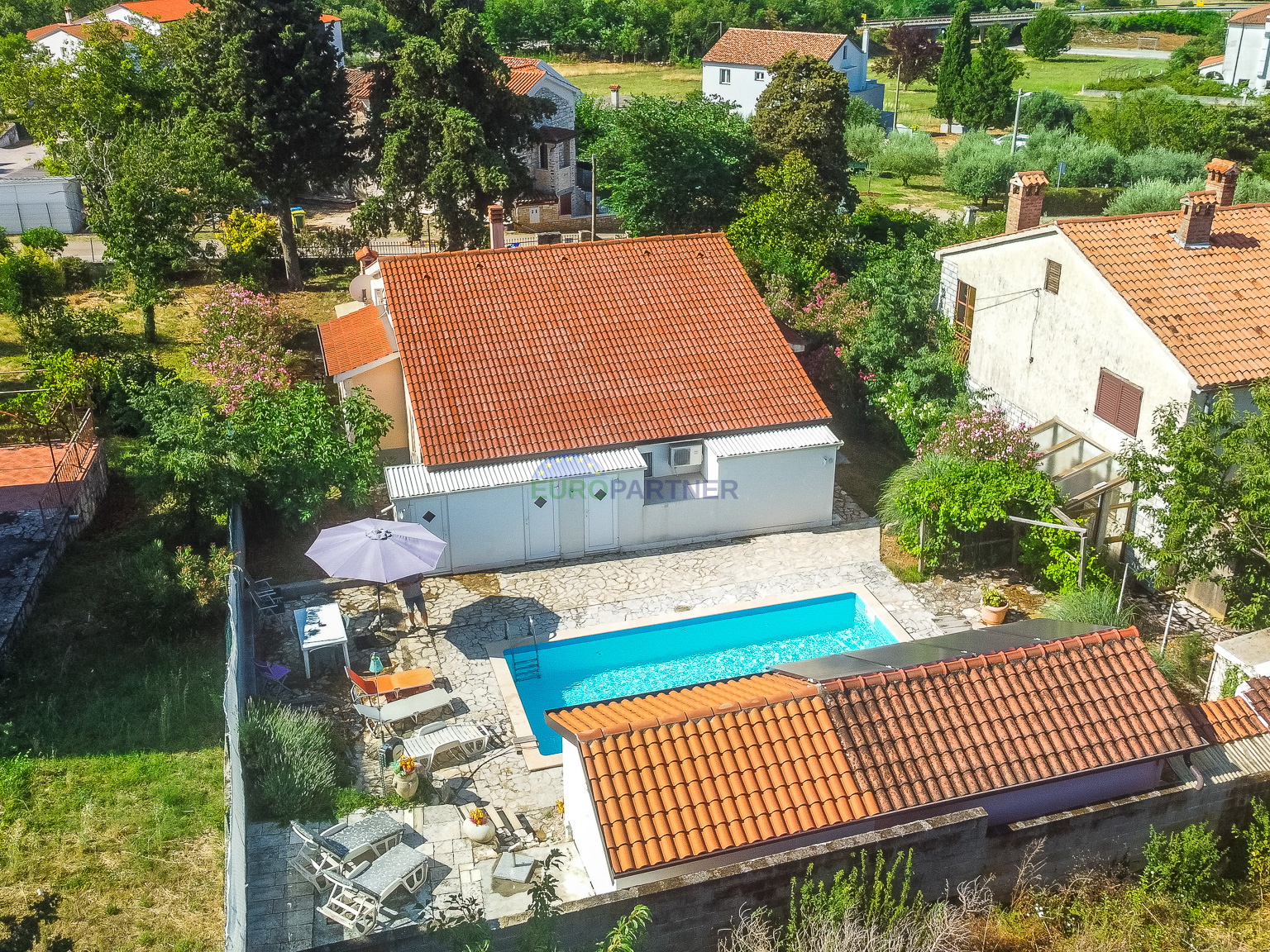 Single-story house with sea view, 10 km from Poreč
