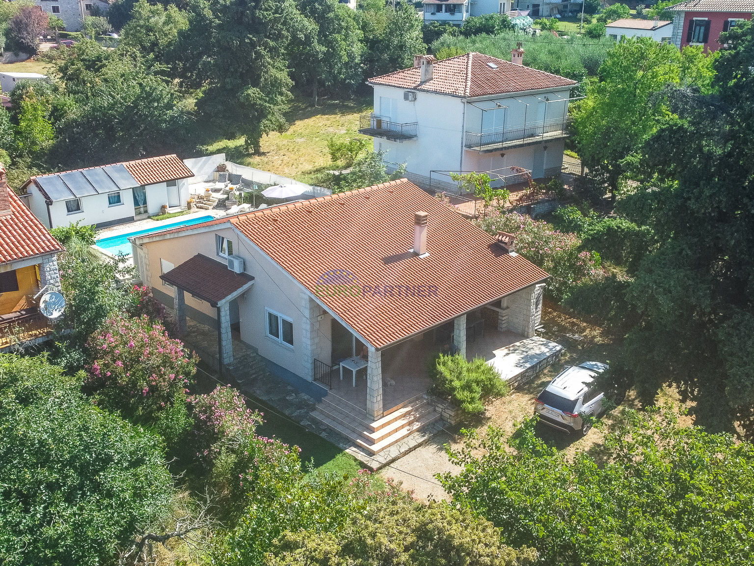 Single-story house with sea view, 10 km from Poreč