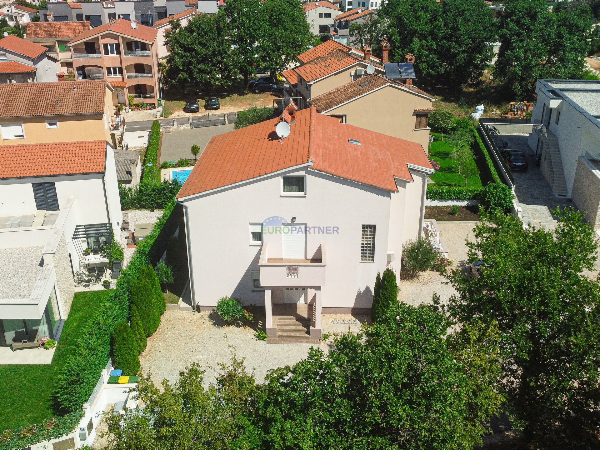 Samostojeća kuća sa 4 stana, Funtana
