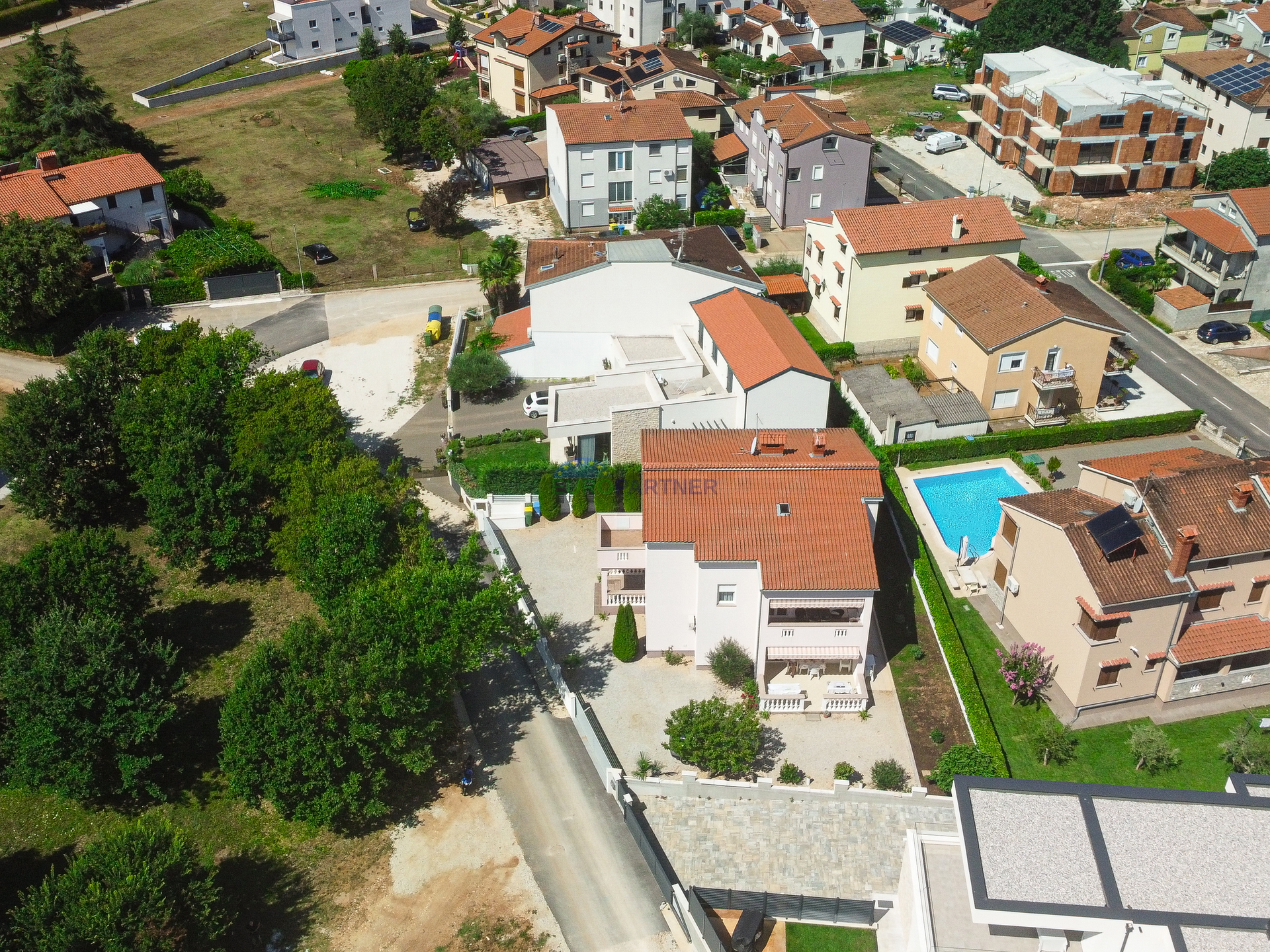 Samostojeća kuća sa 4 stana, Funtana