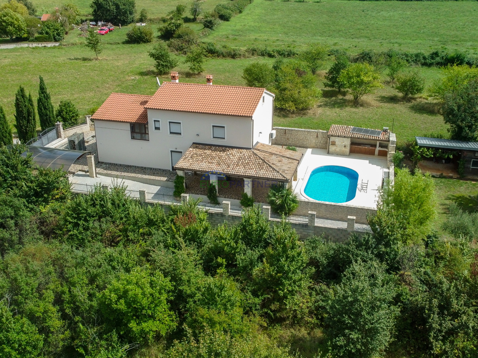 House with a swimming pool and large yard, 10 km from Poreč