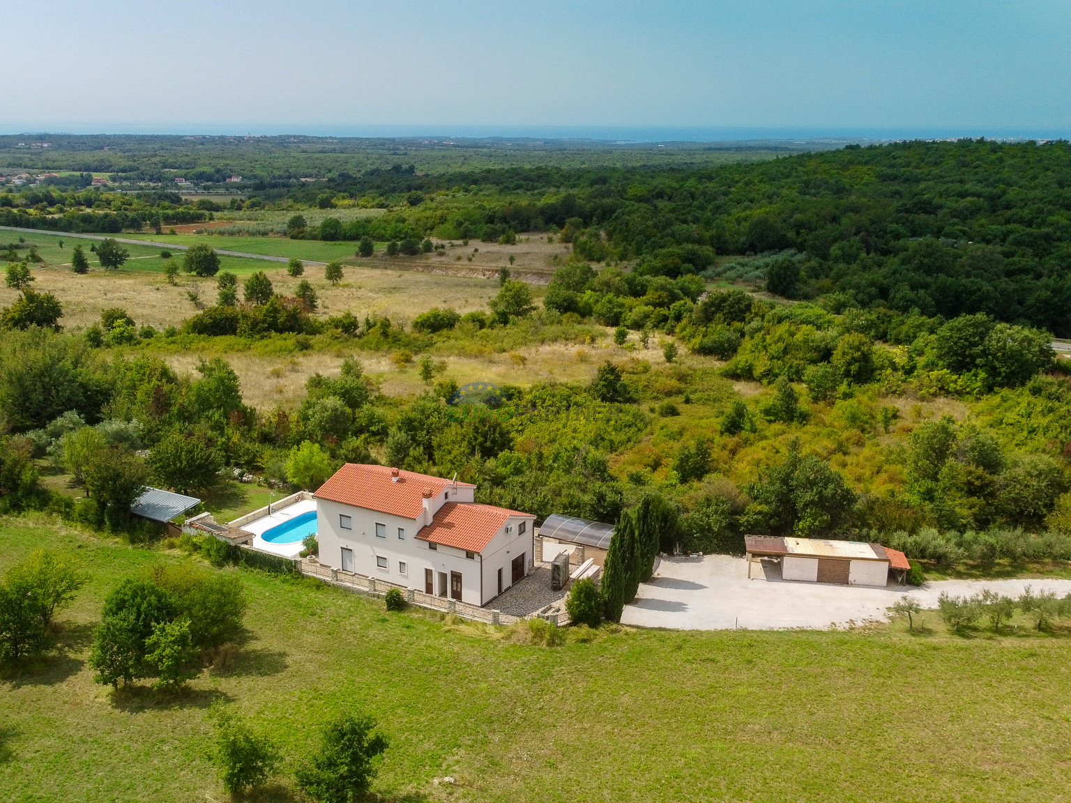 House with a swimming pool and large yard, 10 km from Poreč