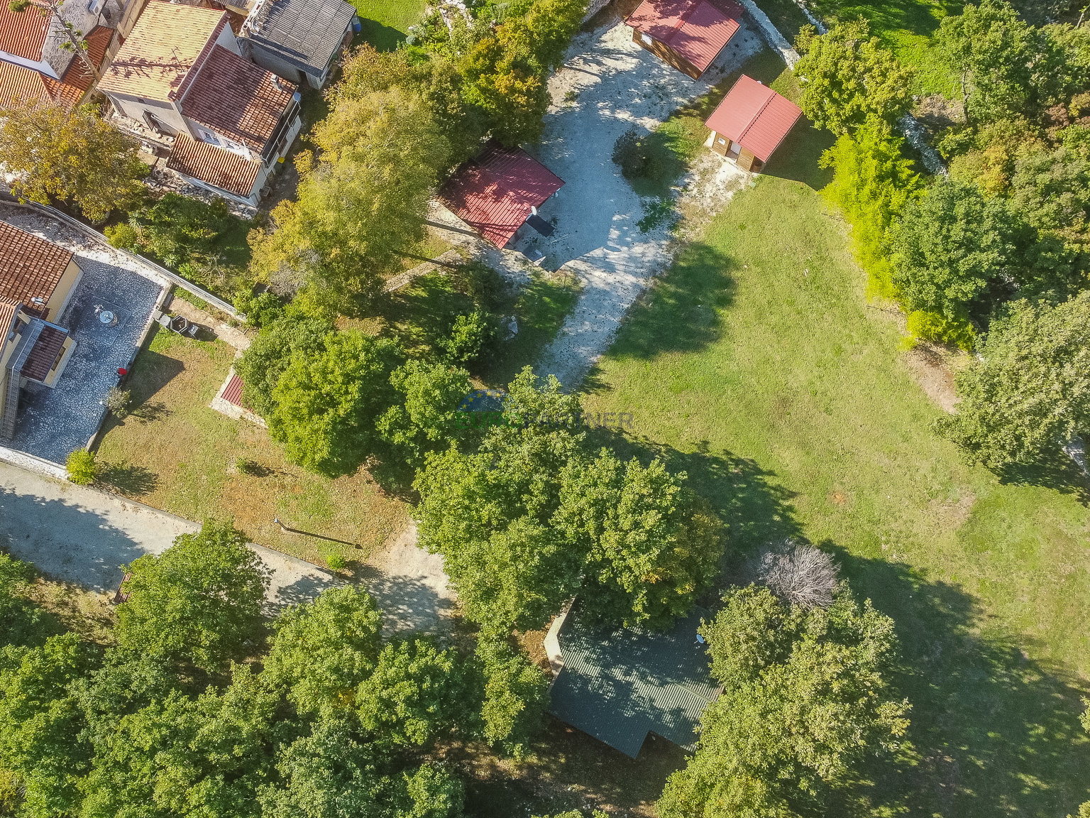 Samostojeća kuća sa 6600m2 vrta, Sveti Lovreč, Istra