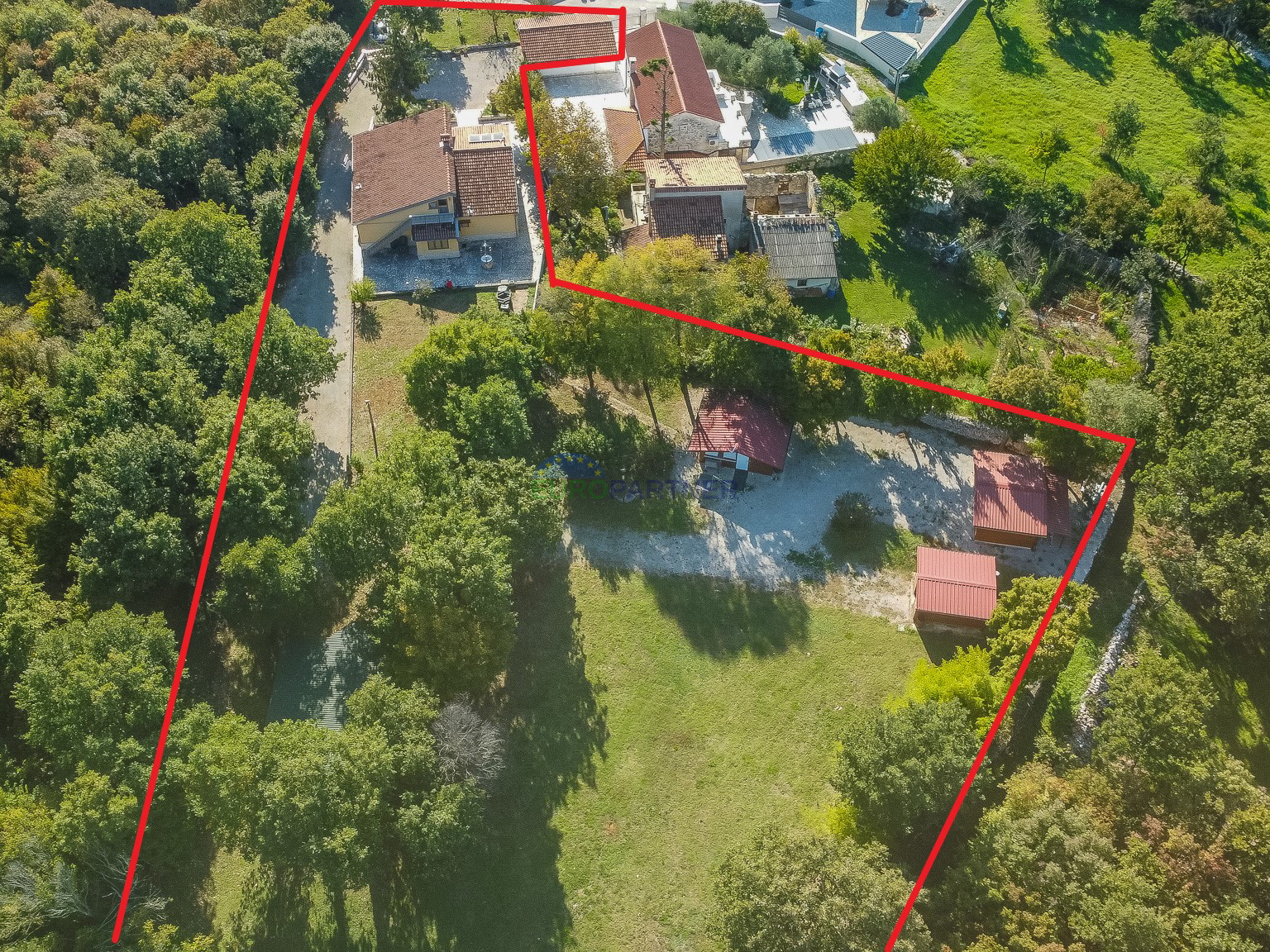 Samostojeća kuća sa 6600m2 vrta, Sveti Lovreč, Istra