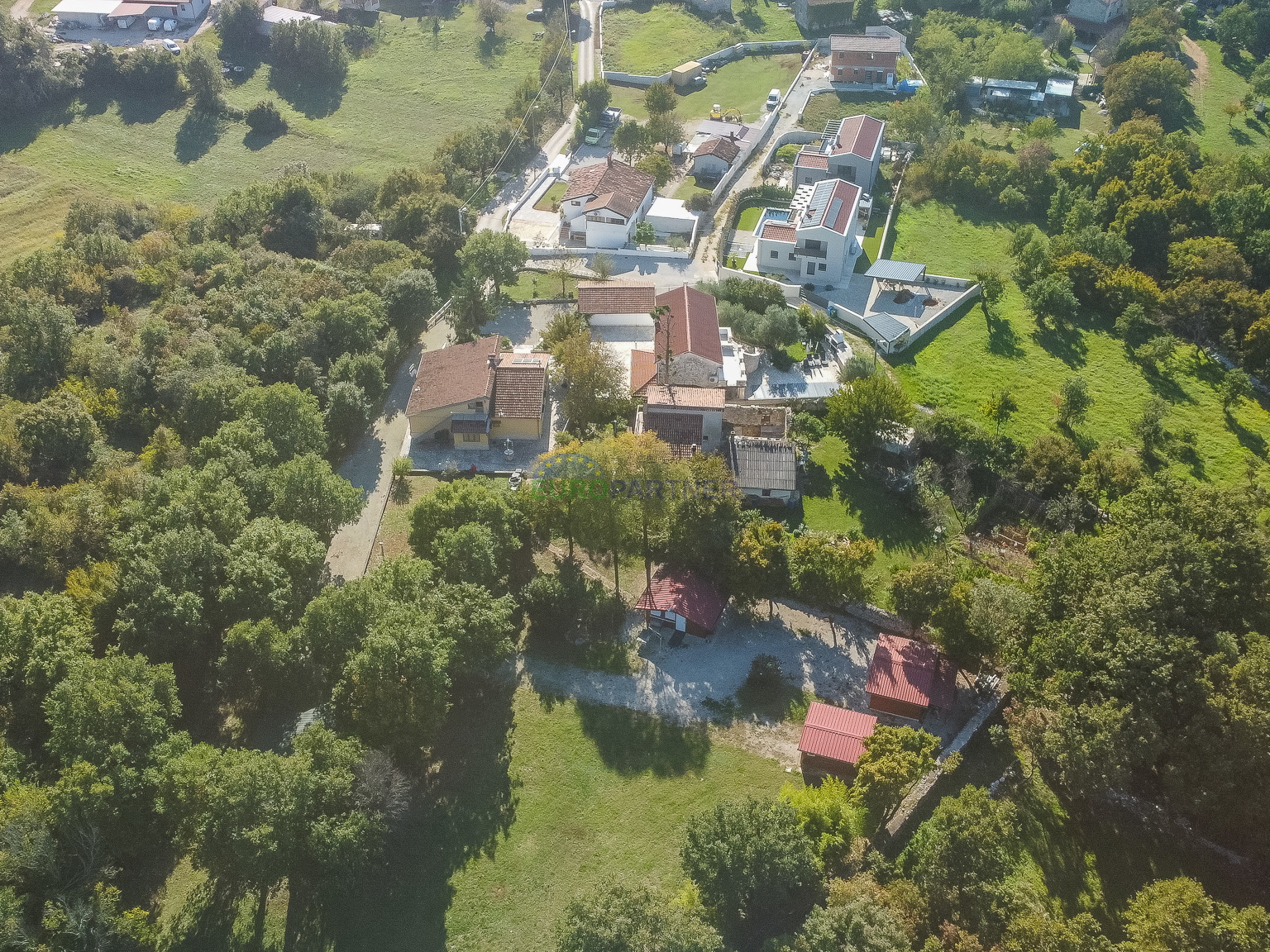 Samostojeća kuća sa 6600m2 vrta, Sveti Lovreč, Istra