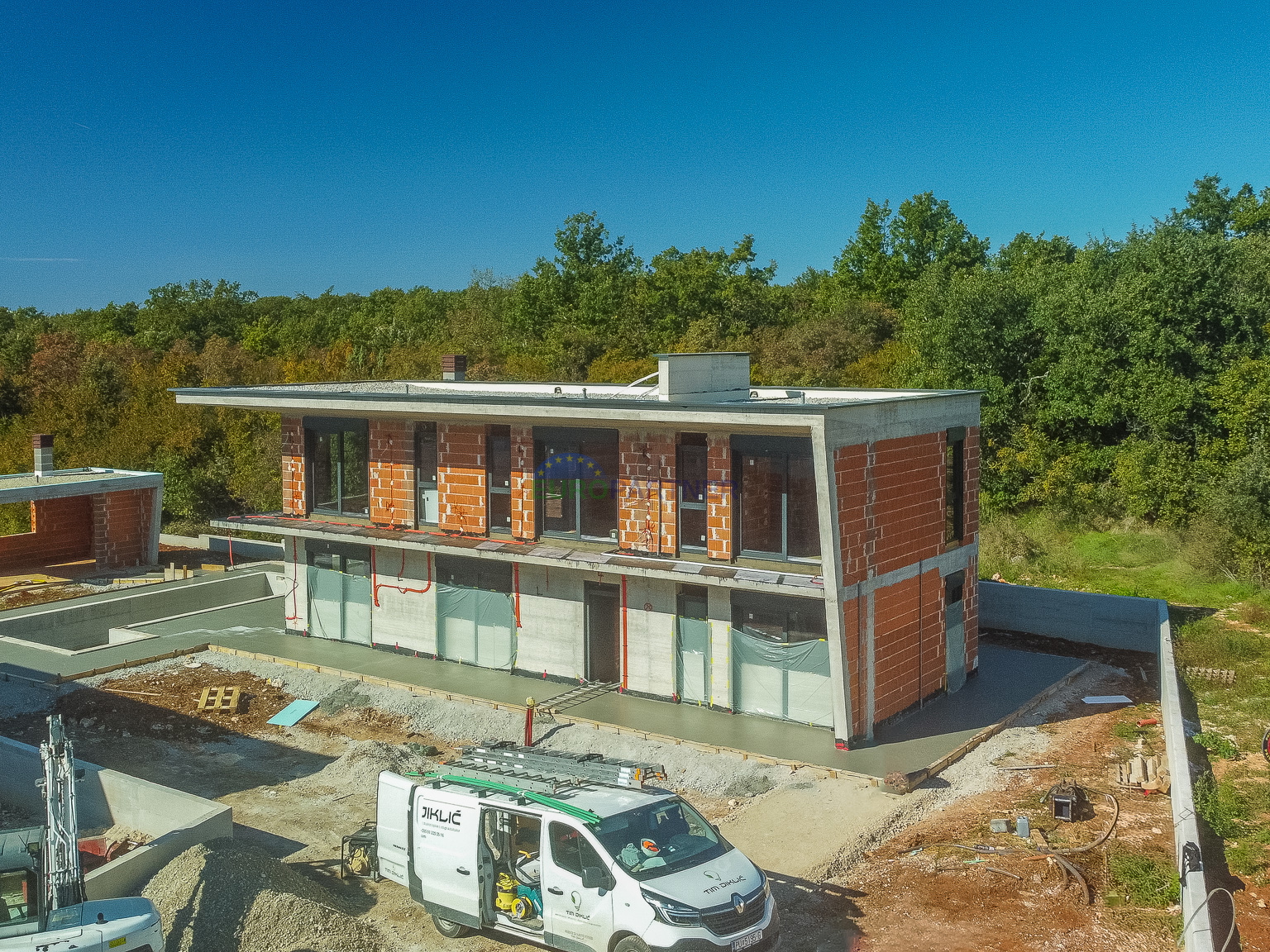 "Villa Black Beauty" attende il suo nuovo proprietario, realizzata con il metodo di costruzione "chiavi in ​​mano".