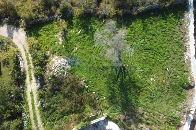 Zemljište s pogledom na prirodu, Lovreč