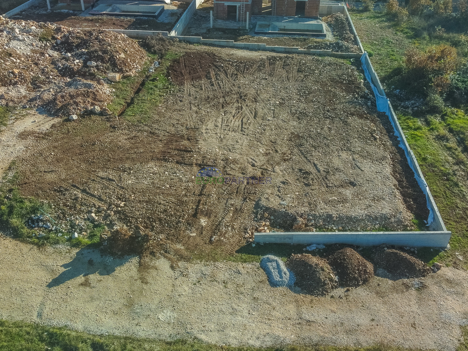 Baugrundst&uuml;ck 1000 m2&comma; in der N&auml;he von Pore&ccaron;